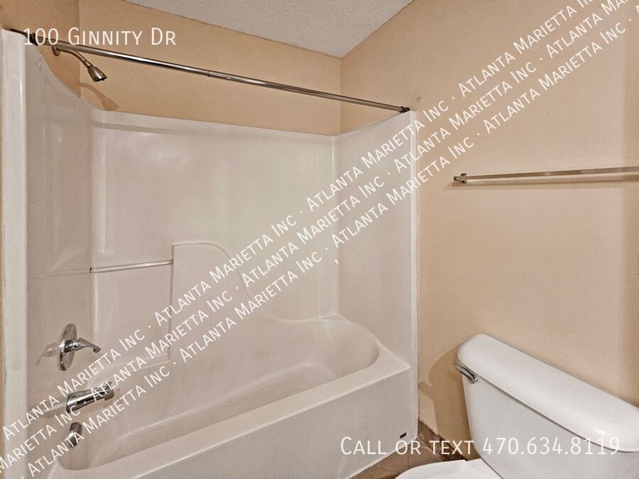 Charming 3 Bed, 2 Bath Home in Douglasville, GA property image