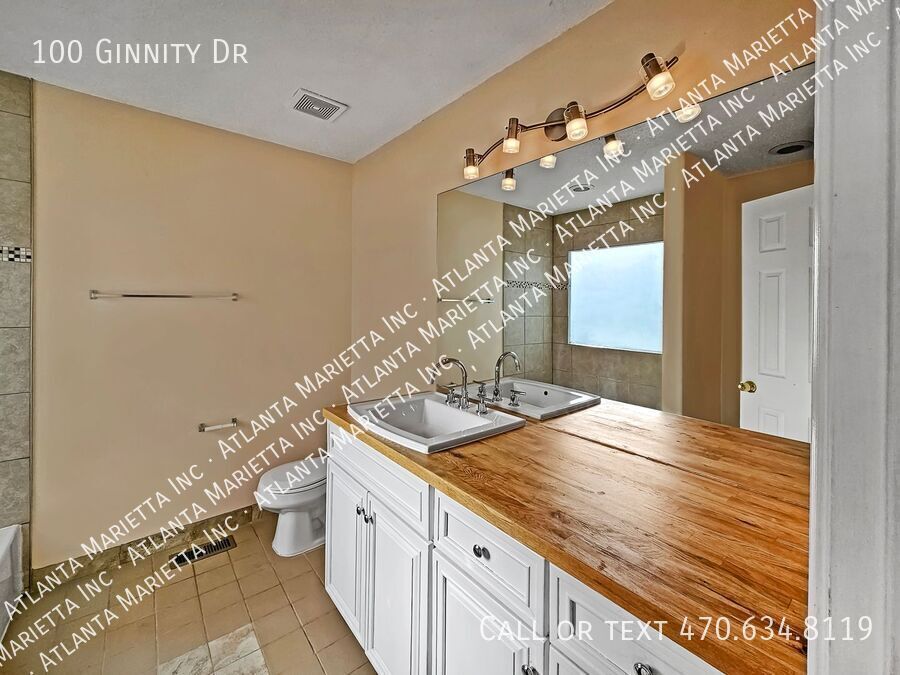 Charming 3 Bed, 2 Bath Home in Douglasville, GA property image