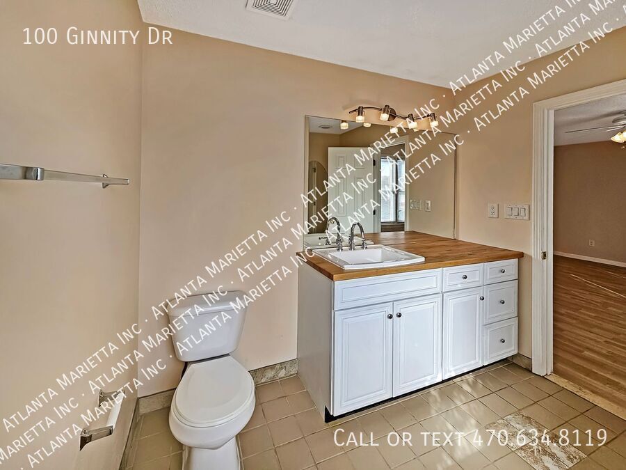 Charming 3 Bed, 2 Bath Home in Douglasville, GA property image