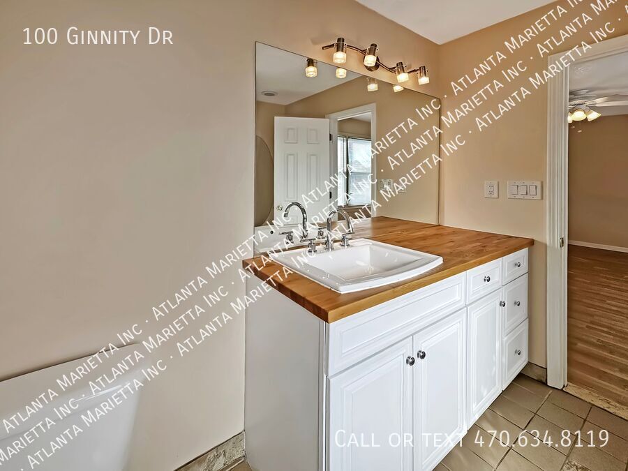 Charming 3 Bed, 2 Bath Home in Douglasville, GA property image