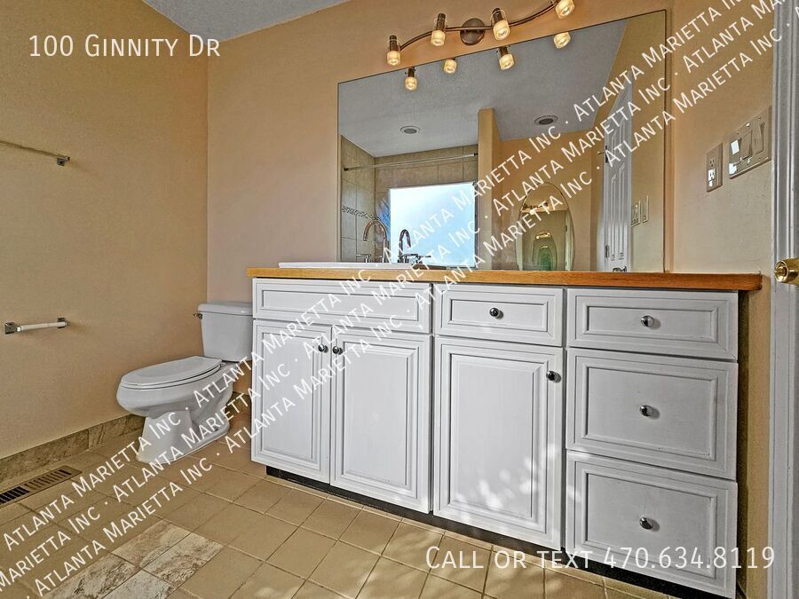 Charming 3 Bed, 2 Bath Home in Douglasville, GA property image