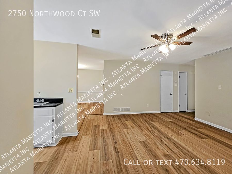 Recently Updated 2/2.5 Flat in Duplex Building property image