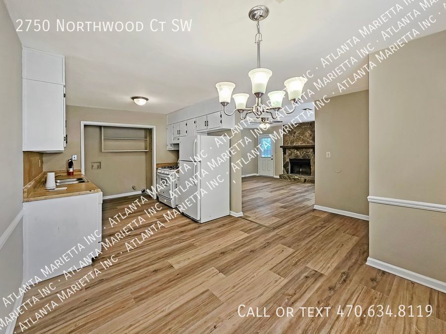 Recently Updated 2/2.5 Flat in Duplex Building property image