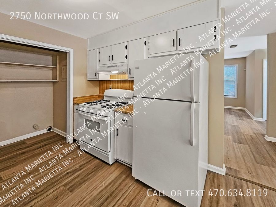 Recently Updated 2/2.5 Flat in Duplex Building property image