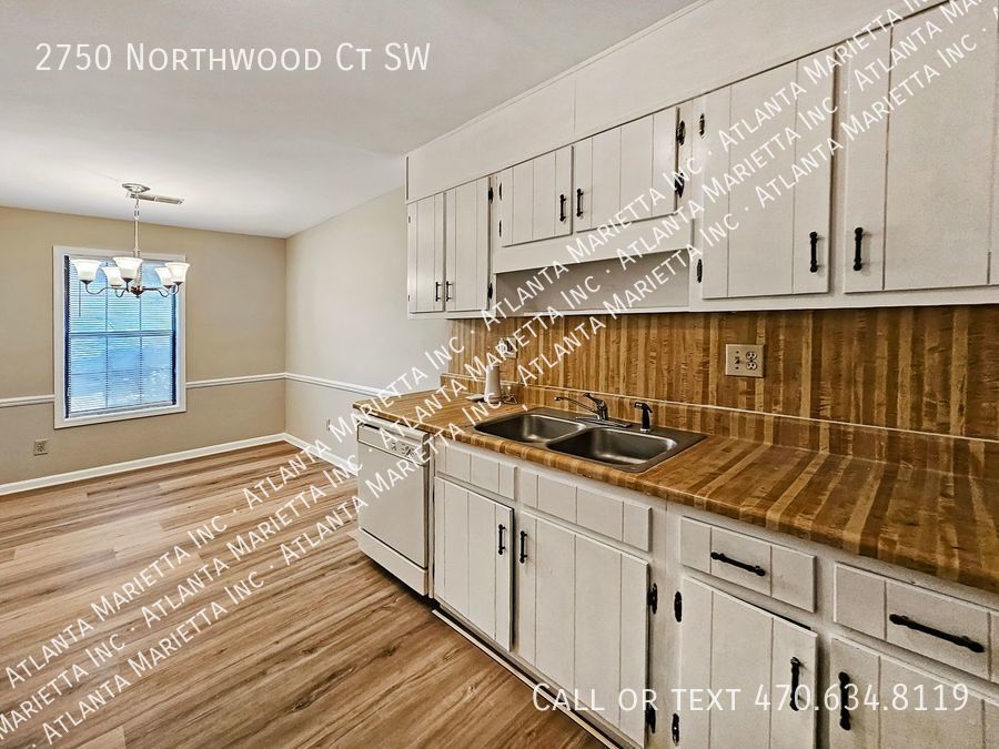 Recently Updated 2/2.5 Flat in Duplex Building property image