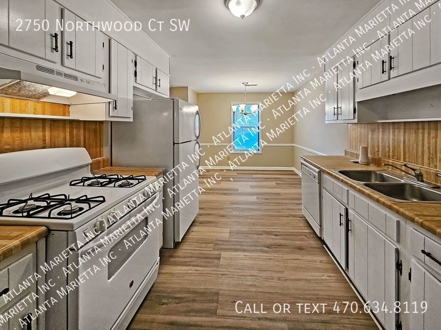 Recently Updated 2/2.5 Flat in Duplex Building property image