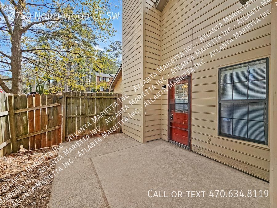 Recently Updated 2/2.5 Flat in Duplex Building property image