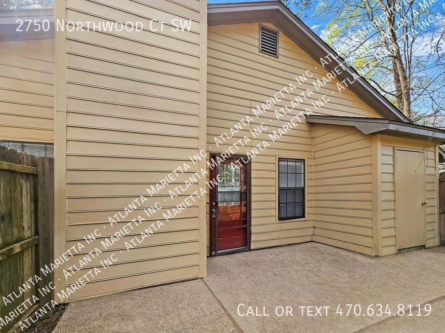 Recently Updated 2/2.5 Flat in Duplex Building property image