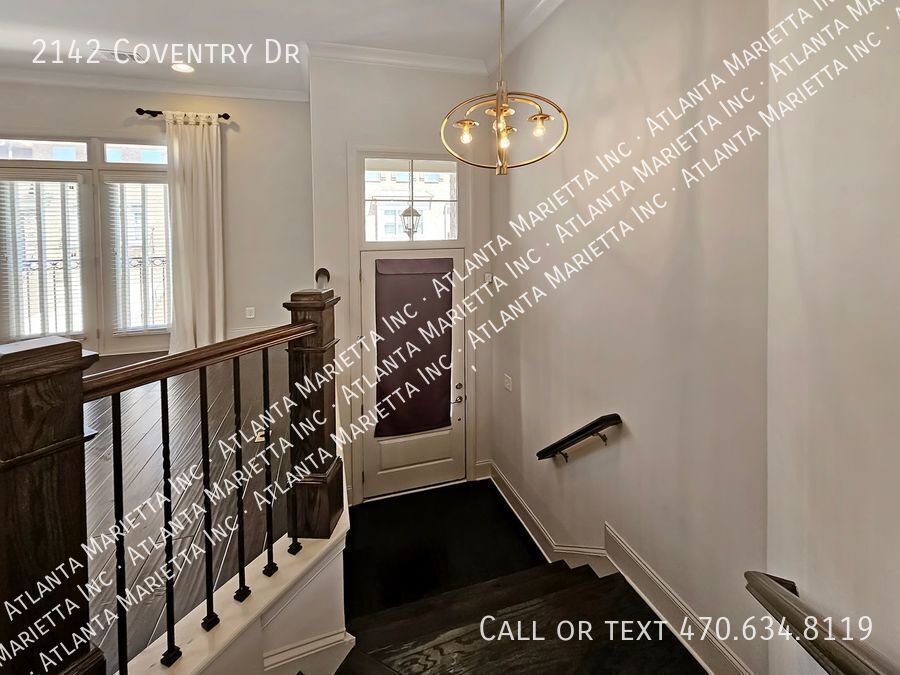 Luxury Brookhaven Townhome in Gated Townsend Community property image