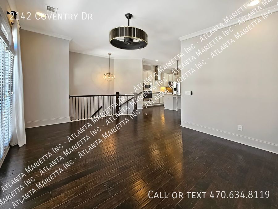 Luxury Brookhaven Townhome in Gated Townsend Community property image
