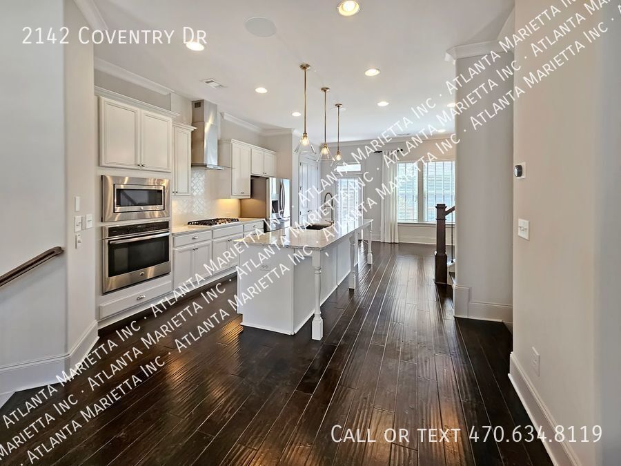 Luxury Brookhaven Townhome in Gated Townsend Community property image