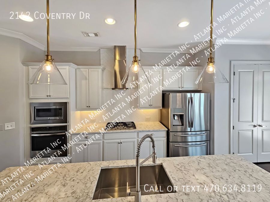Luxury Brookhaven Townhome in Gated Townsend Community property image