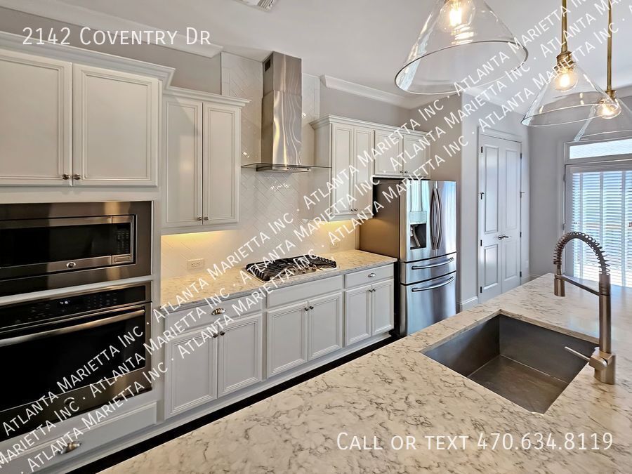 Luxury Brookhaven Townhome in Gated Townsend Community property image