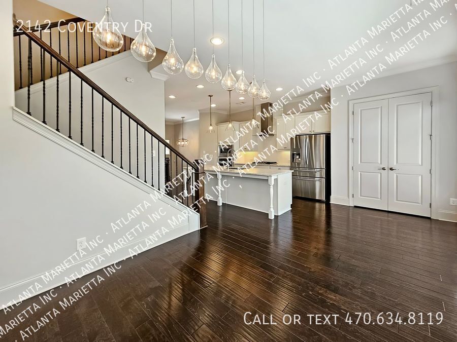 Luxury Brookhaven Townhome in Gated Townsend Community property image
