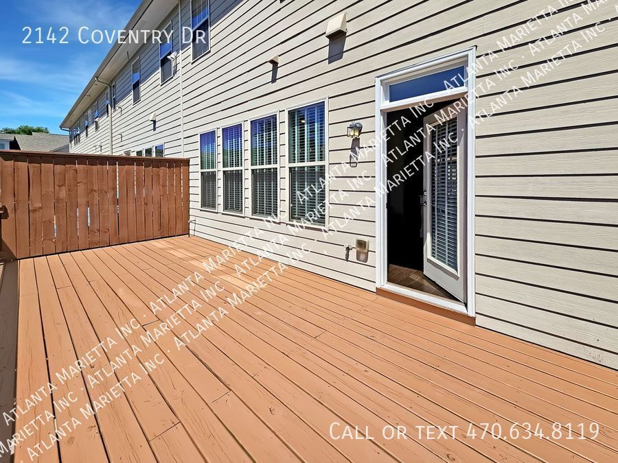 Luxury Brookhaven Townhome in Gated Townsend Community property image