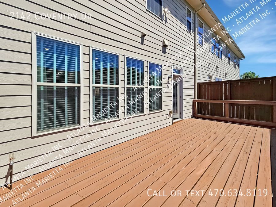 Luxury Brookhaven Townhome in Gated Townsend Community property image