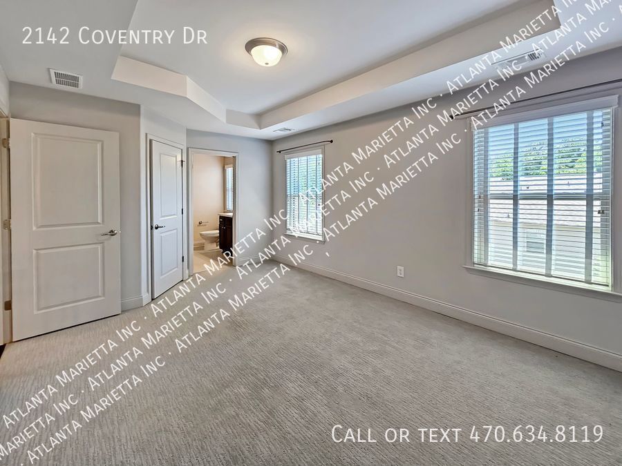 Luxury Brookhaven Townhome in Gated Townsend Community property image