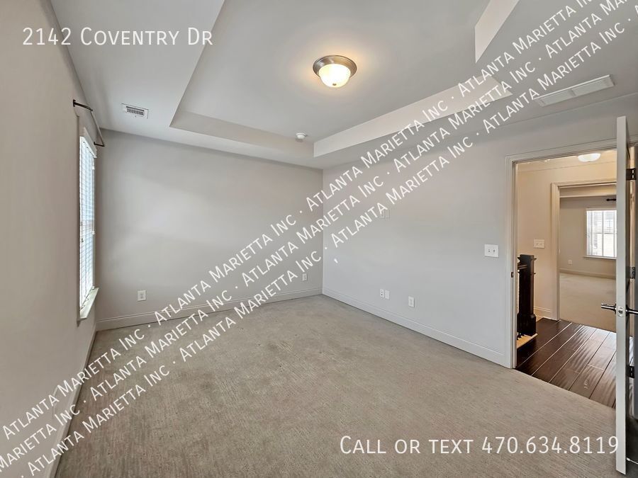 Luxury Brookhaven Townhome in Gated Townsend Community property image