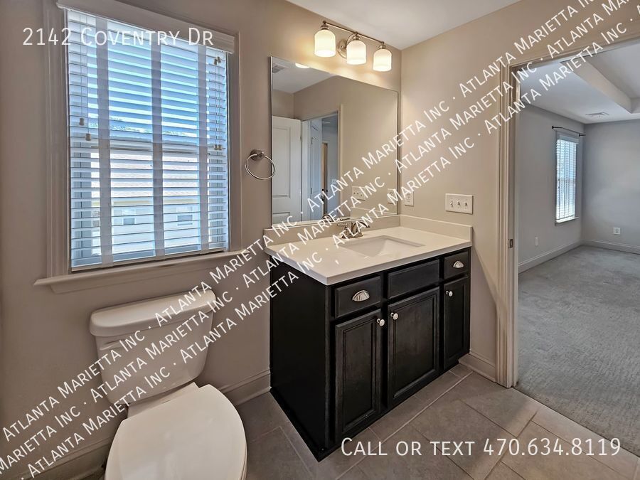 Luxury Brookhaven Townhome in Gated Townsend Community property image