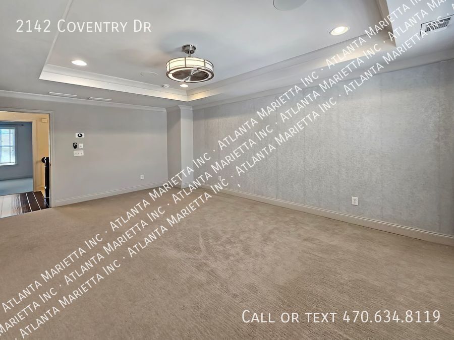 Luxury Brookhaven Townhome in Gated Townsend Community property image