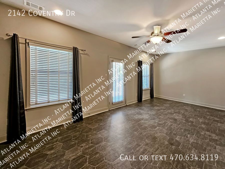 Luxury Brookhaven Townhome in Gated Townsend Community property image