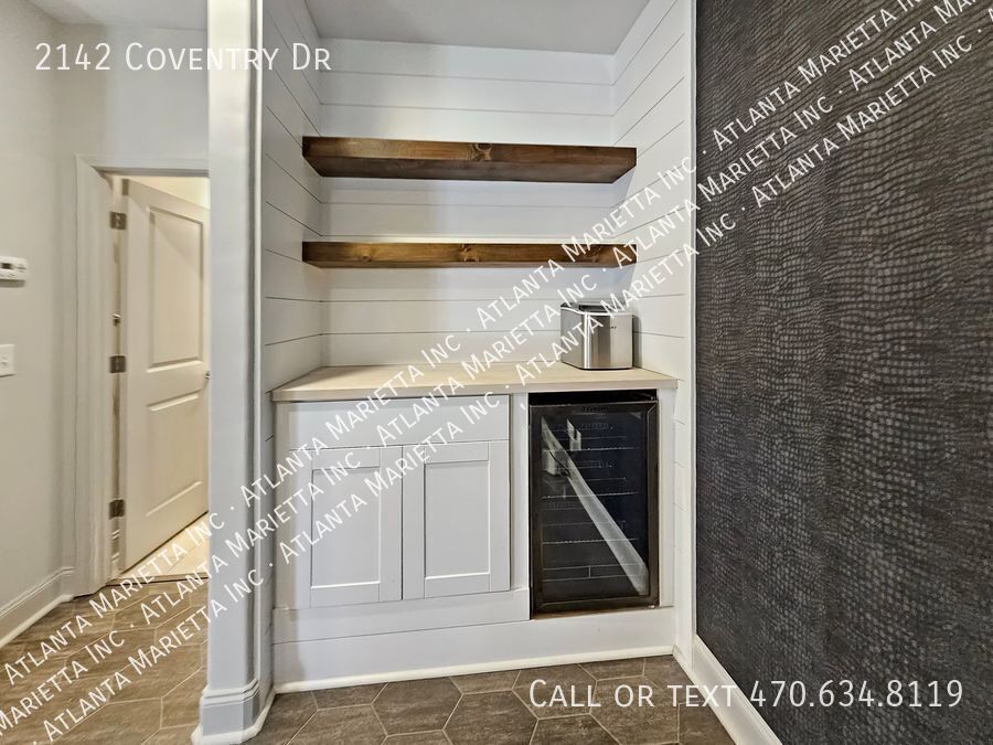 Luxury Brookhaven Townhome in Gated Townsend Community property image