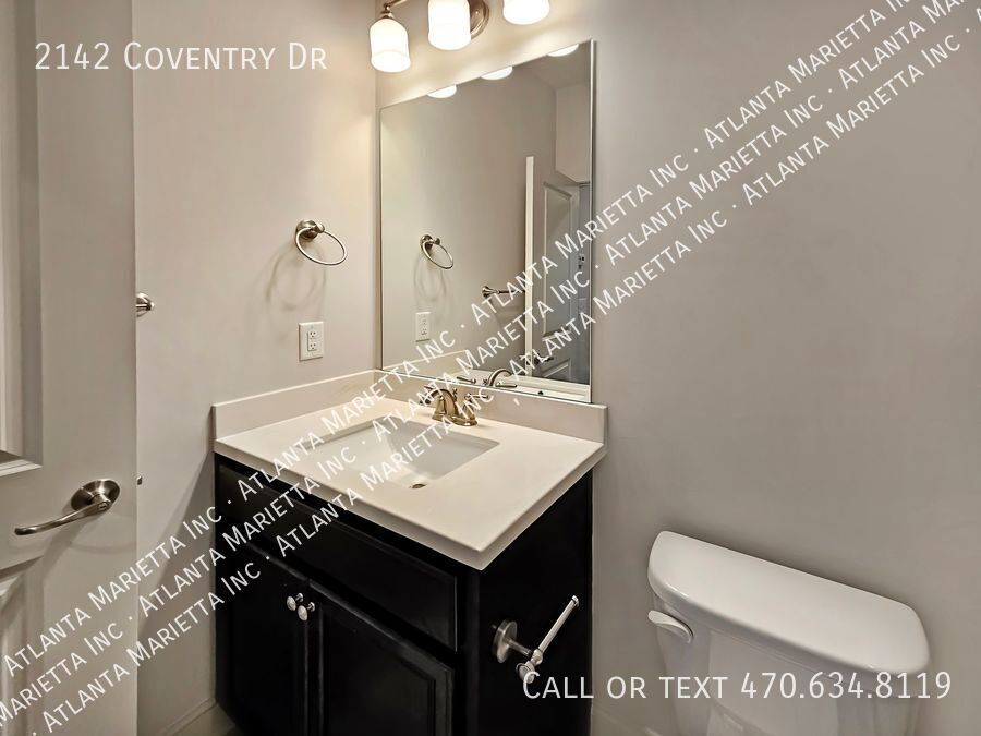 Luxury Brookhaven Townhome in Gated Townsend Community property image