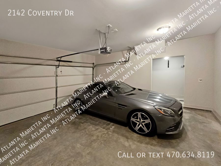 Luxury Brookhaven Townhome in Gated Townsend Community property image