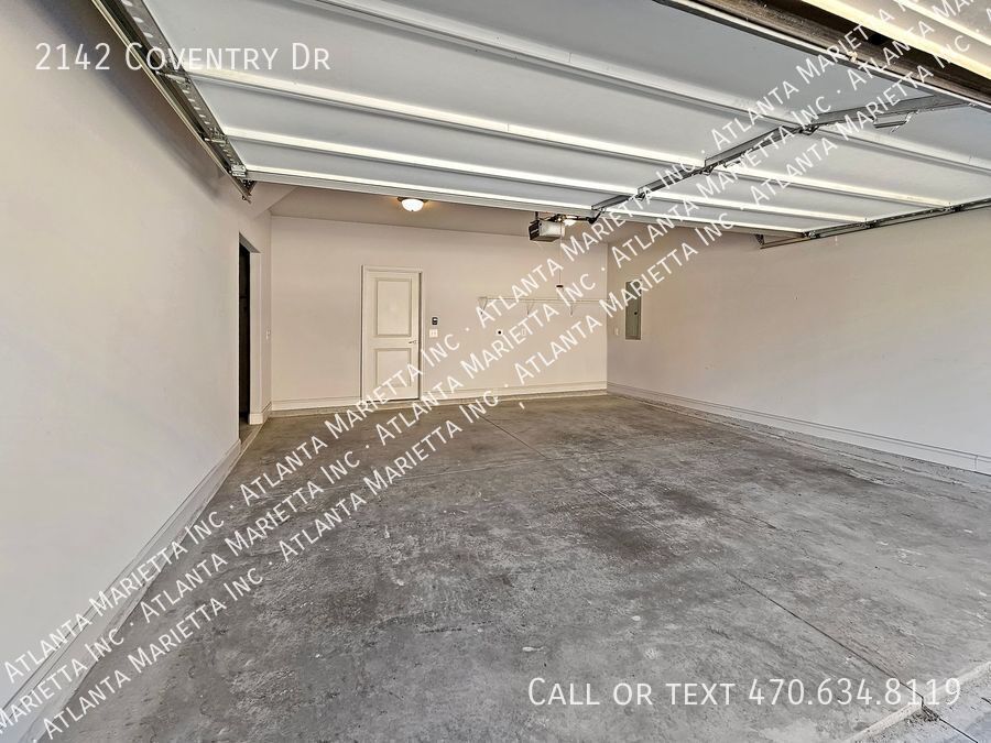 Luxury Brookhaven Townhome in Gated Townsend Community property image