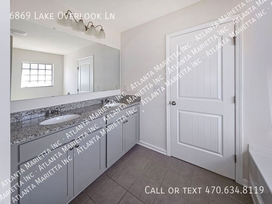 5-Bedroom Craftsman with Resort-Style Amenities in Sterling on the Lake property image