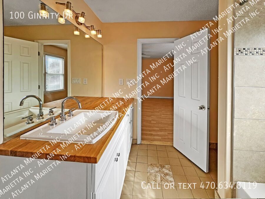 Charming 3 Bed, 2 Bath Split-Level Home in Douglasville property image