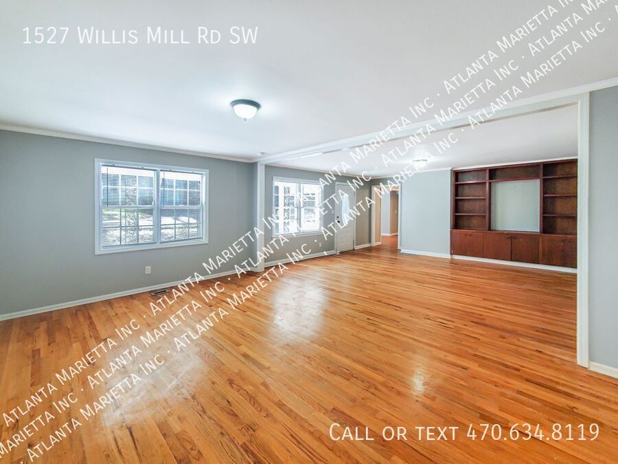 Charming 4-Bedroom, 3-Bath Ranch on Spacious Lot in Prime Atlanta Location property image