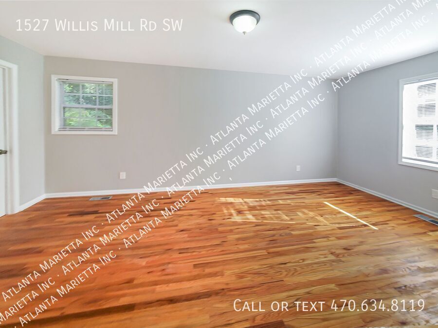 Charming 4-Bedroom, 3-Bath Ranch on Spacious Lot in Prime Atlanta Location property image