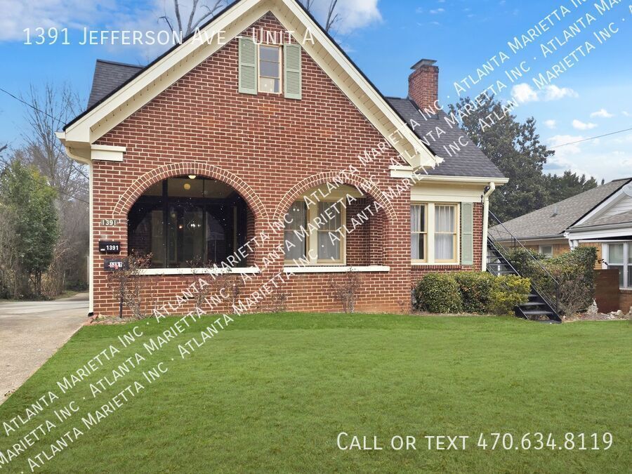 Charming East Point Duplex with Modern Updates & Private Yard - Housing Vouchers accepted property image