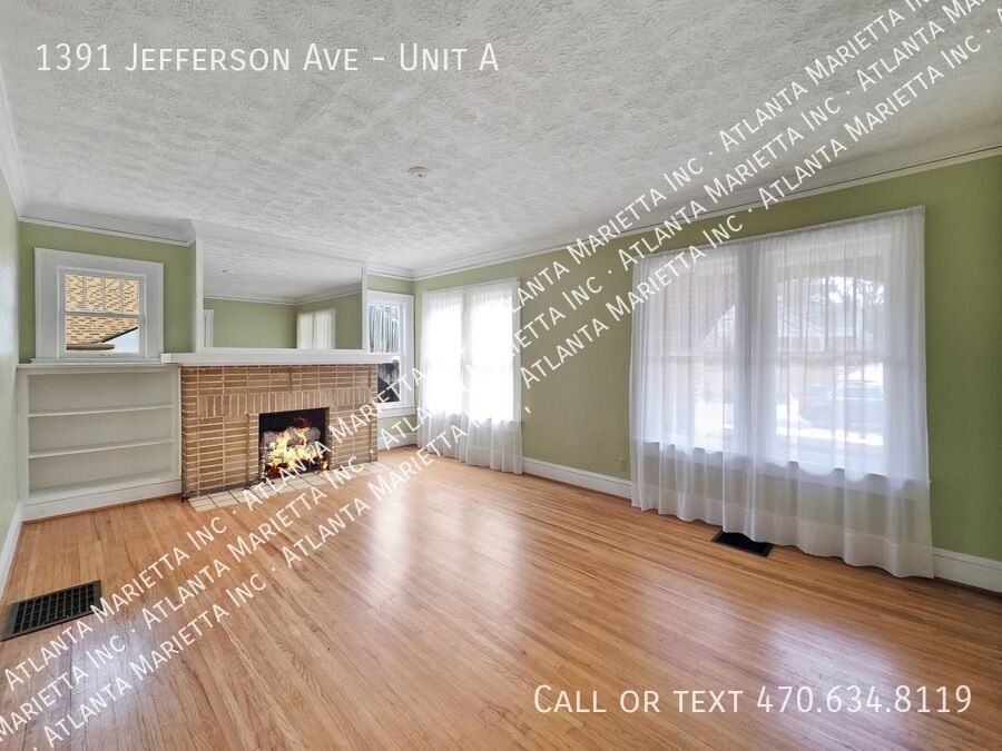 Charming East Point Duplex with Modern Updates & Private Yard - Housing Vouchers accepted property image