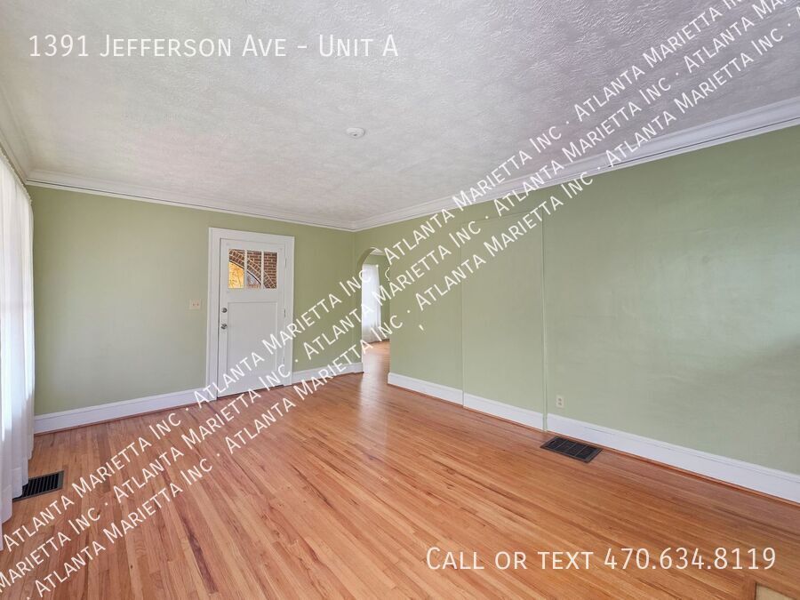 Charming East Point Duplex with Modern Updates & Private Yard - Housing Vouchers accepted property image