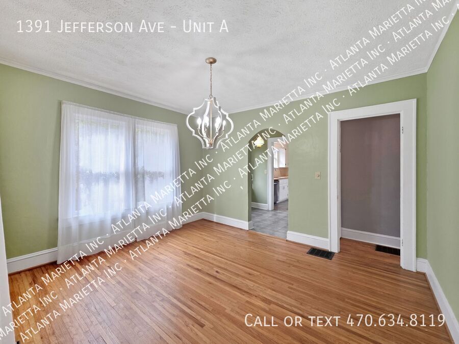 Charming East Point Duplex with Modern Updates & Private Yard - Housing Vouchers accepted property image