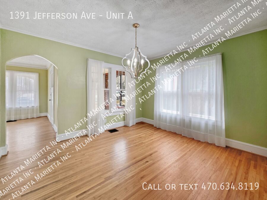 Charming East Point Duplex with Modern Updates & Private Yard - Housing Vouchers accepted property image