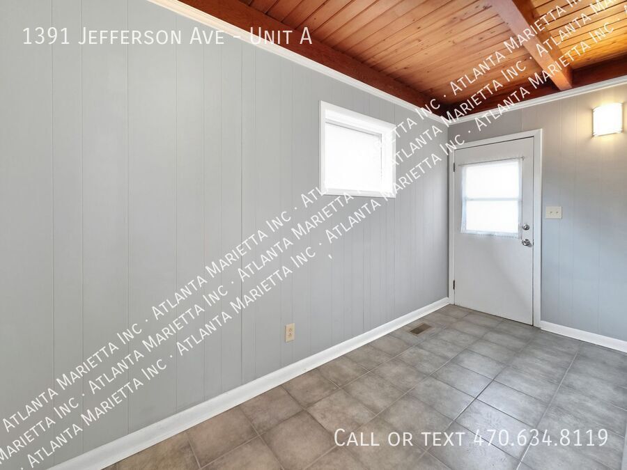 Charming East Point Duplex with Modern Updates & Private Yard - Housing Vouchers accepted property image