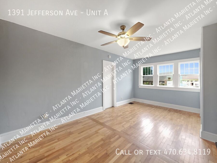 Charming East Point Duplex with Modern Updates & Private Yard - Housing Vouchers accepted property image