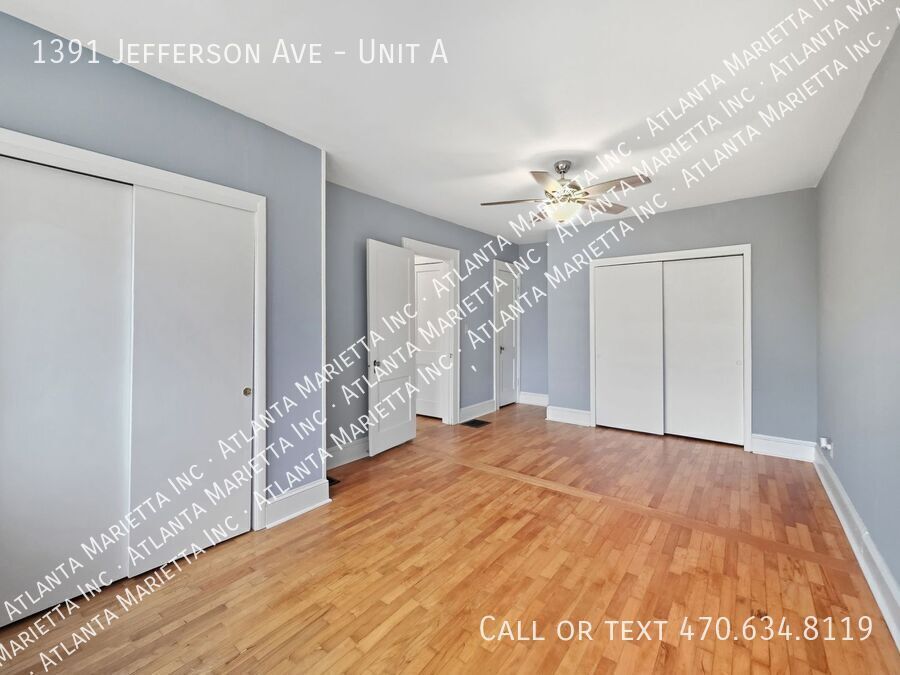 Charming East Point Duplex with Modern Updates & Private Yard - Housing Vouchers accepted property image