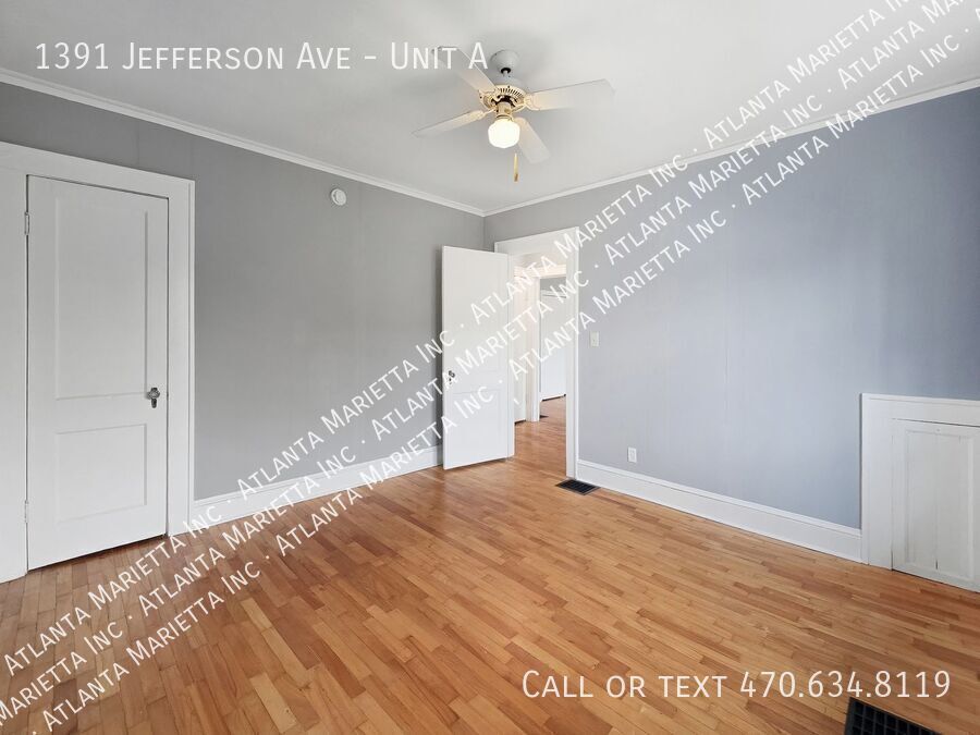 Charming East Point Duplex with Modern Updates & Private Yard - Housing Vouchers accepted property image