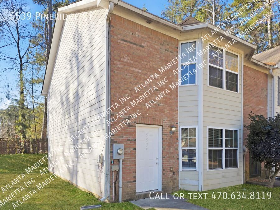 Charming Forest Park Townhome with Modern Finishes property image