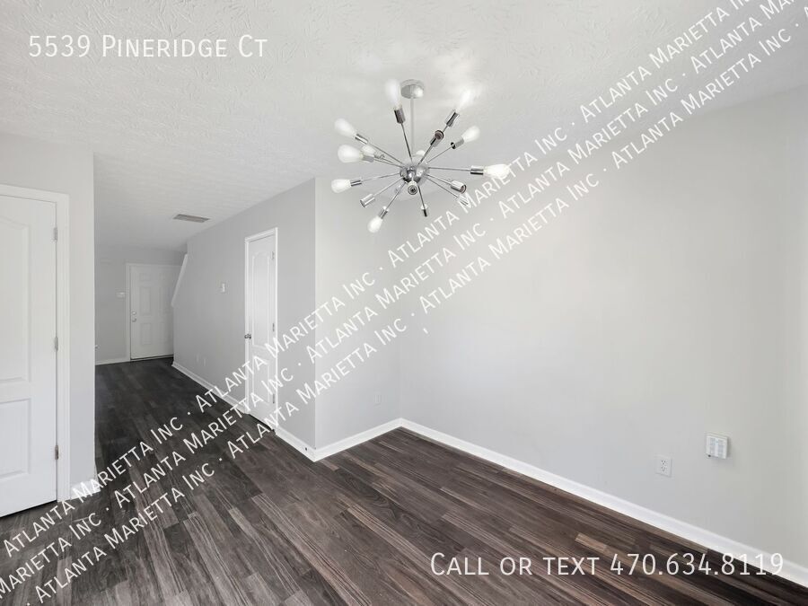 Charming Forest Park Townhome with Modern Finishes property image