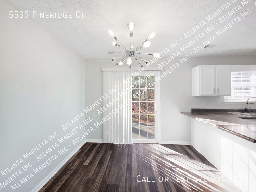 Charming Forest Park Townhome with Modern Finishes property image