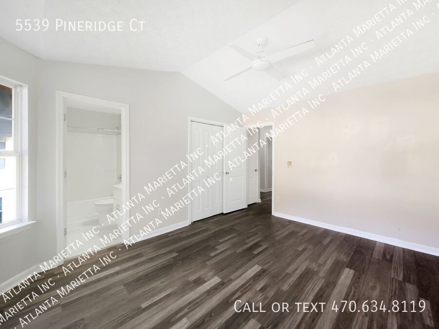 Charming Forest Park Townhome with Modern Finishes property image