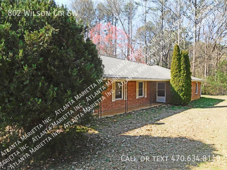 COMING IN APRIL! Beautifully Updated 2/2 Flat Near Marietta Square - Housing Vouchers Accepted property image