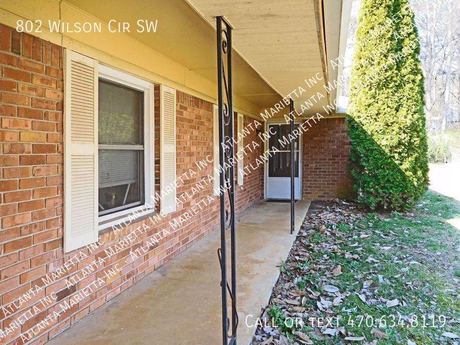 COMING IN APRIL! Beautifully Updated 2/2 Flat Near Marietta Square - Housing Vouchers Accepted property image