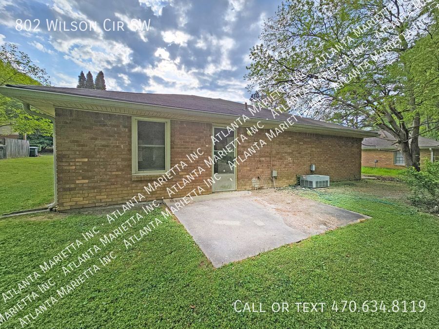 COMING IN APRIL! Beautifully Updated 2/2 Flat Near Marietta Square - Housing Vouchers Accepted property image