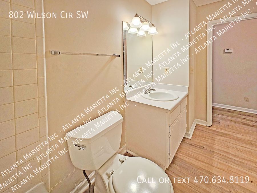 COMING IN APRIL! Beautifully Updated 2/2 Flat Near Marietta Square - Housing Vouchers Accepted property image